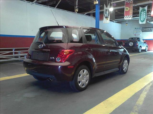 2005 Scion xA W/leather