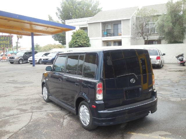 2004 Scion xB SW2