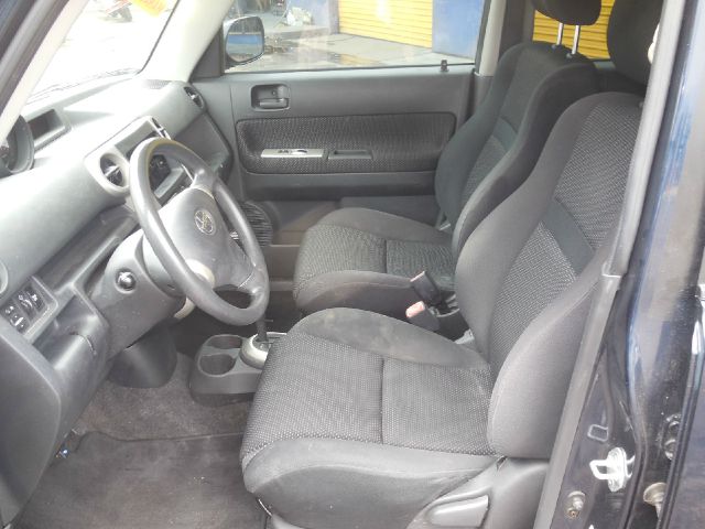 2004 Scion xB SW2
