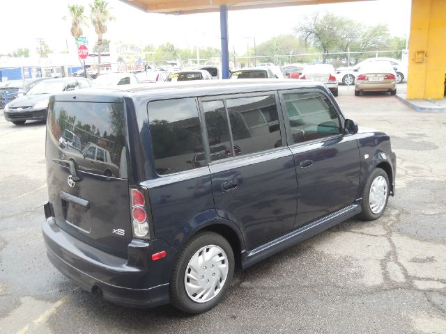 2004 Scion xB SW2