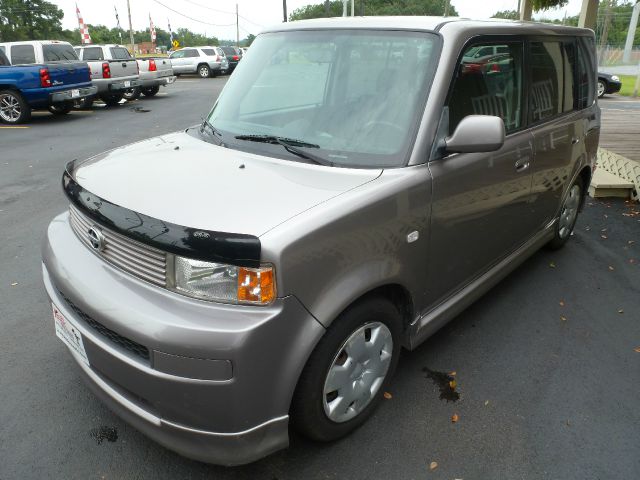 2004 Scion xB SW2