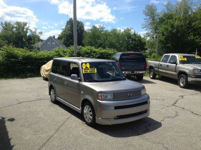 2004 Scion xB SW2