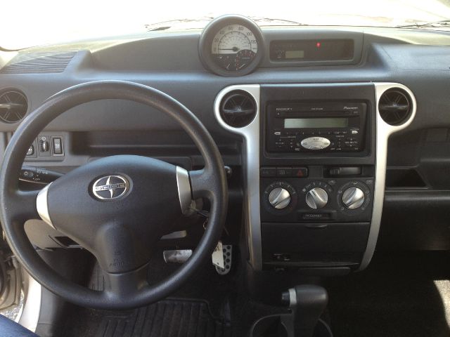 2004 Scion xB SW2