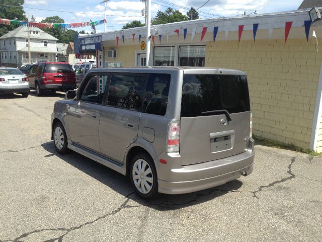 2004 Scion xB SW2