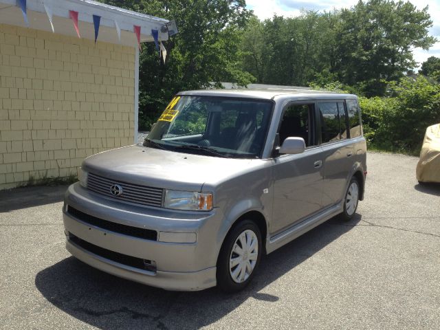 2004 Scion xB SW2