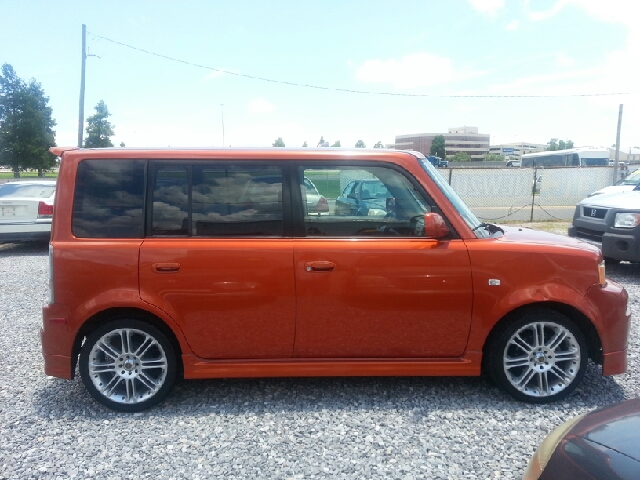2004 Scion xB SW2