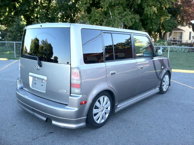 2004 Scion xB SW2