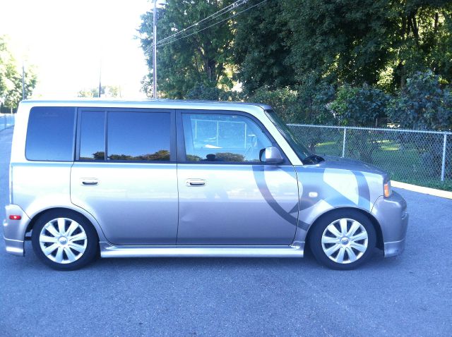 2004 Scion xB SW2