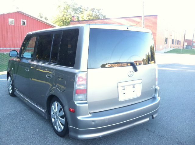 2004 Scion xB SW2