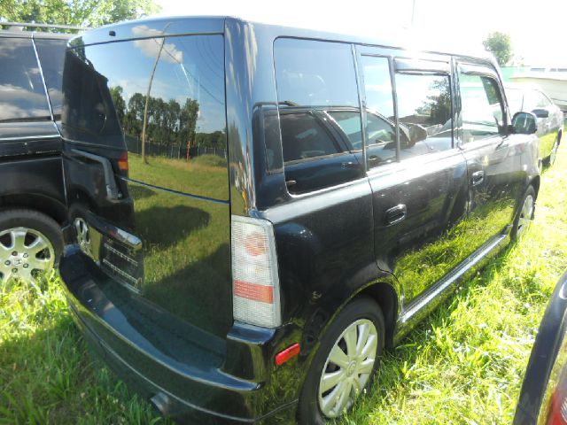 2004 Scion xB SW2