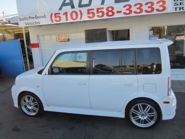 2004 Scion xB SW2