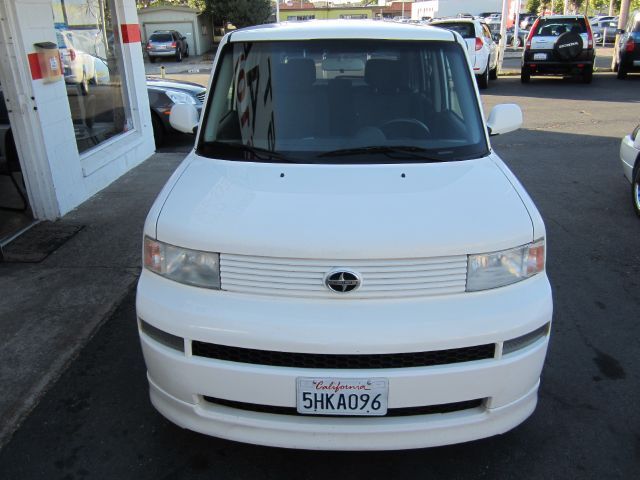 2004 Scion xB SW2