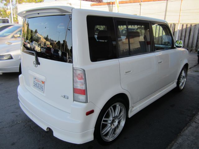2004 Scion xB SW2