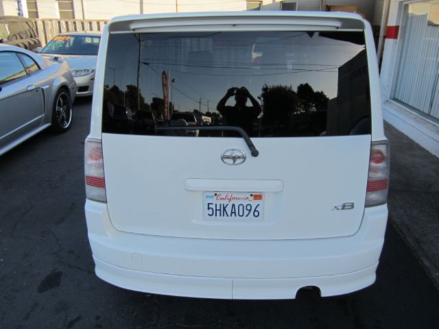 2004 Scion xB SW2