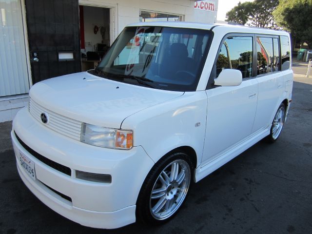 2004 Scion xB SW2
