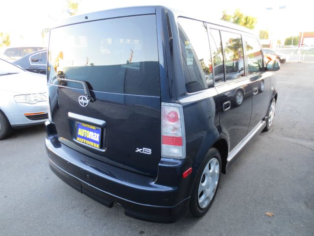 2004 Scion xB SW2