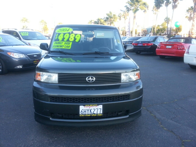 2004 Scion xB SW2