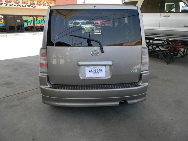 2004 Scion xB SW2
