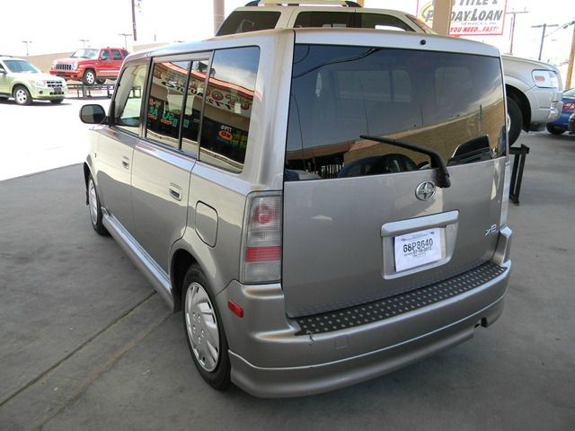 2004 Scion xB SW2