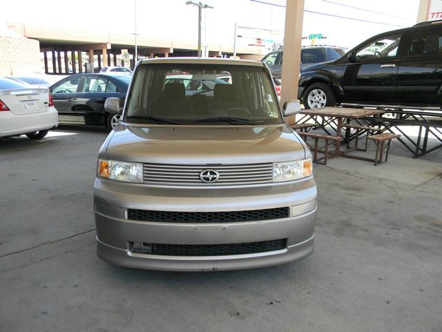 2004 Scion xB SW2