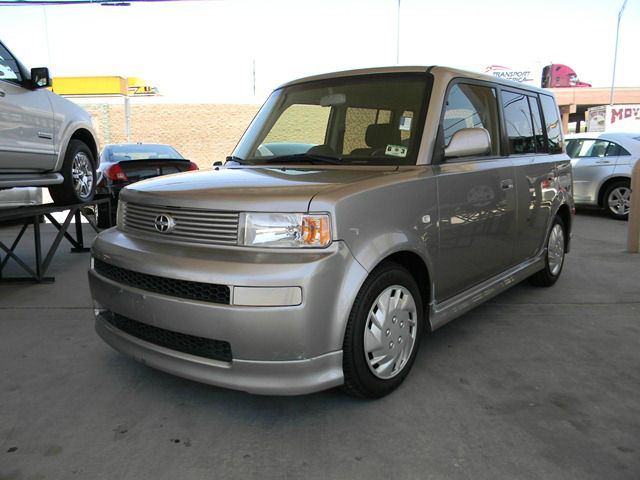 2004 Scion xB SW2