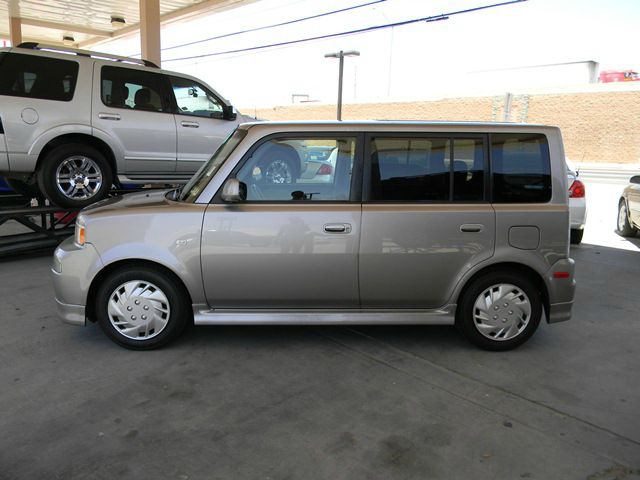 2004 Scion xB SW2