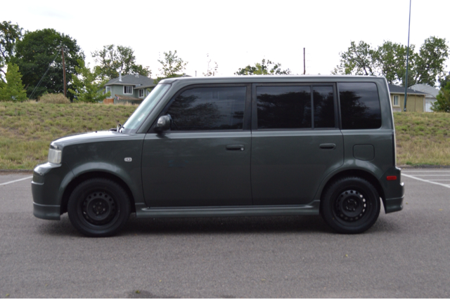 2005 Scion xB SW2