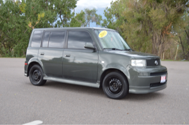 2005 Scion xB SW2