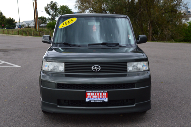 2005 Scion xB SW2