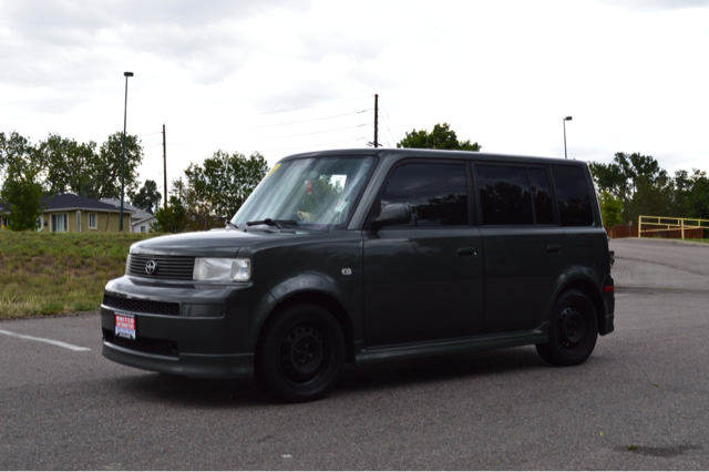 2005 Scion xB SW2
