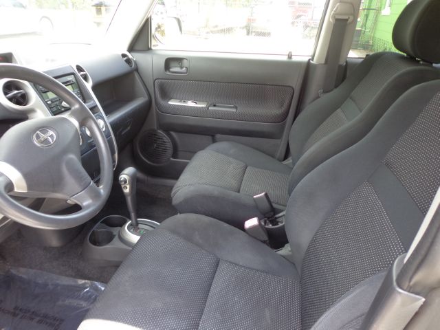 2005 Scion xB SW2