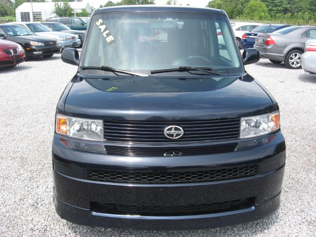 2005 Scion xB SW2