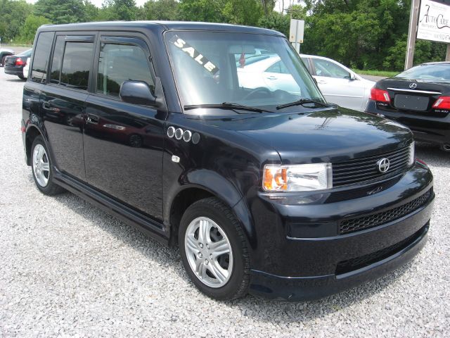 2005 Scion xB SW2