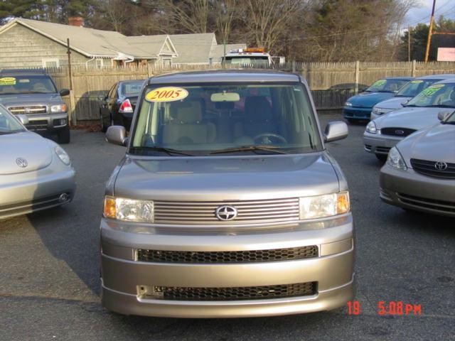 2005 Scion xB Unknown