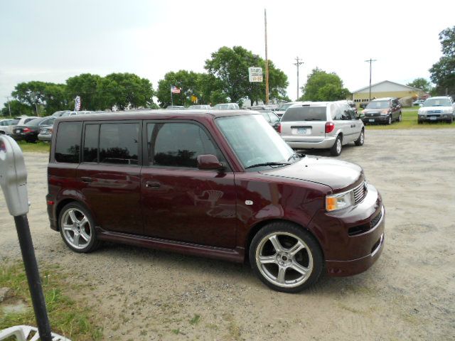 2005 Scion xB SW2