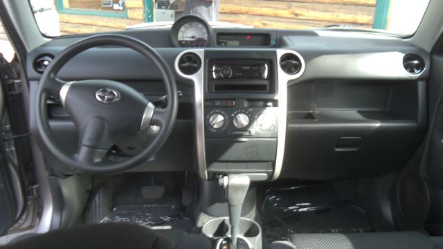 2005 Scion xB SW2