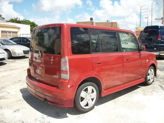 2005 Scion xB SW2