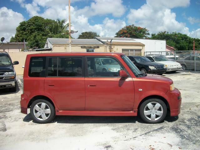 2005 Scion xB SW2