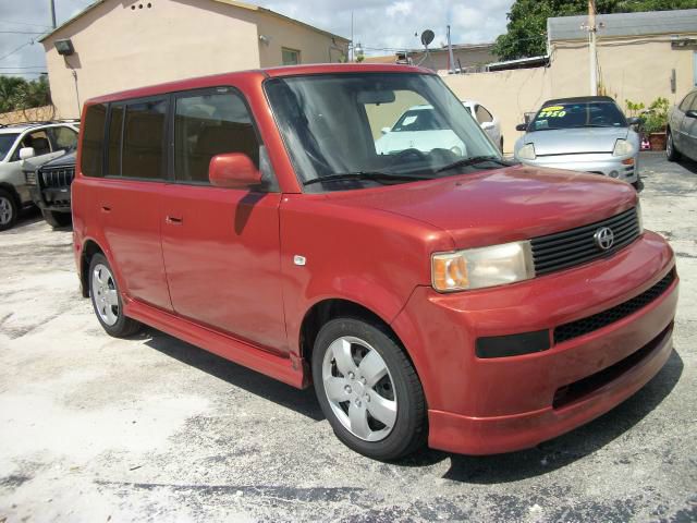 2005 Scion xB SW2