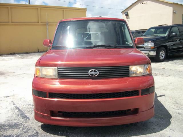 2005 Scion xB SW2
