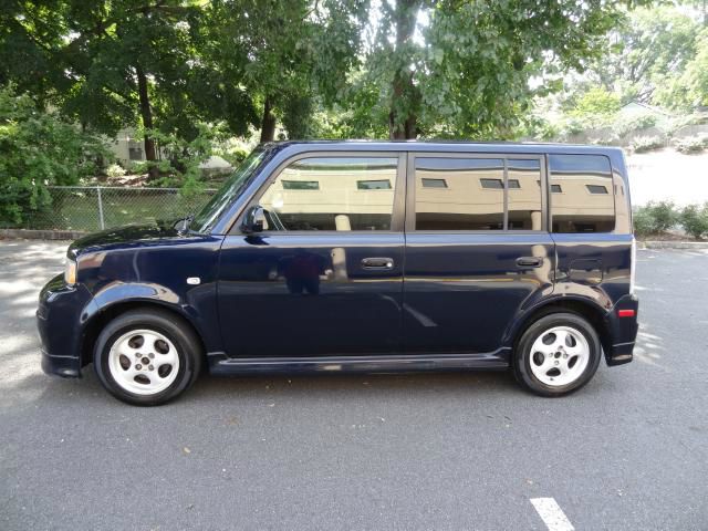 2005 Scion xB SW2