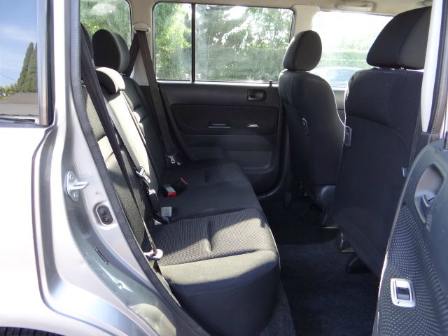 2005 Scion xB SW2