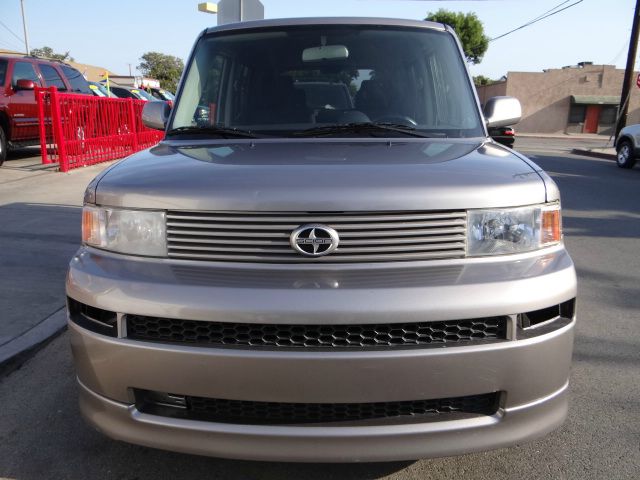 2005 Scion xB SW2
