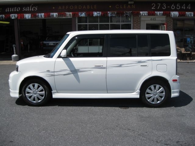 2005 Scion xB SW2