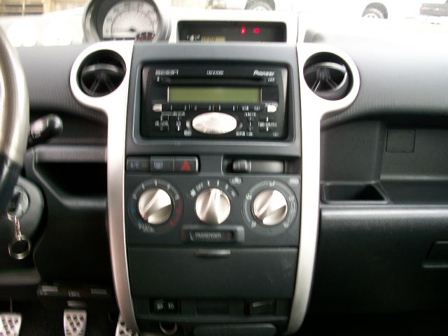 2005 Scion xB SW2