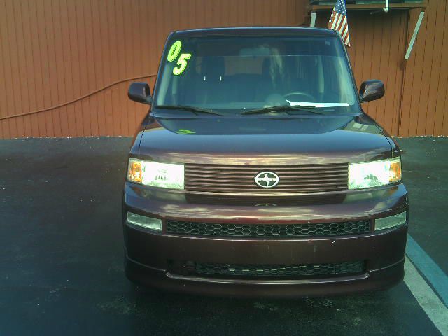2005 Scion xB SW2