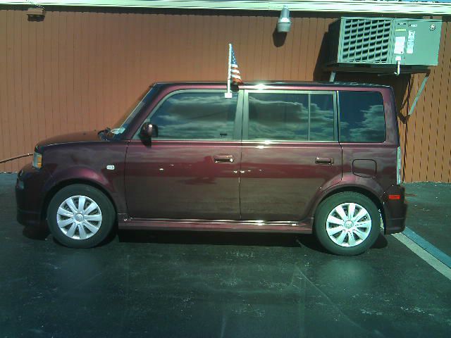 2005 Scion xB SW2