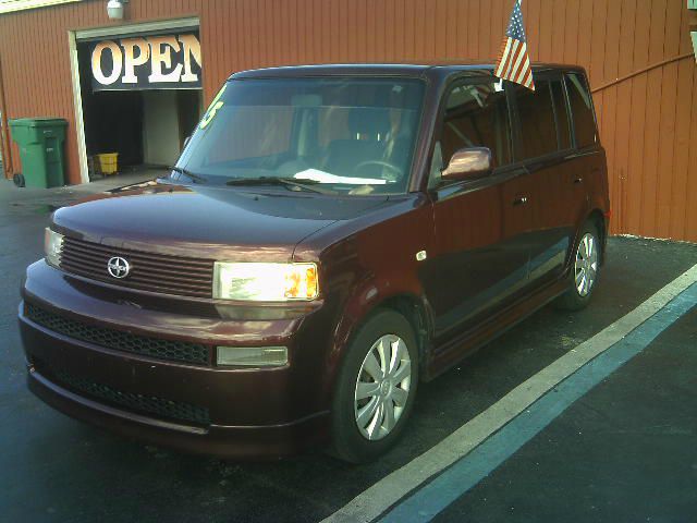 2005 Scion xB SW2
