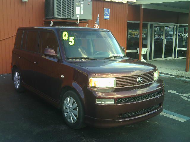 2005 Scion xB SW2