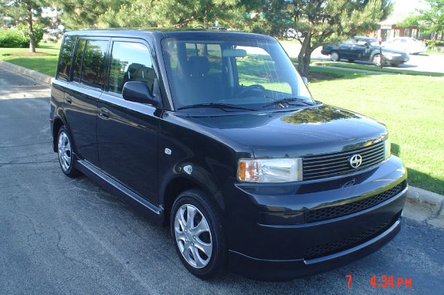2005 Scion xB SW2